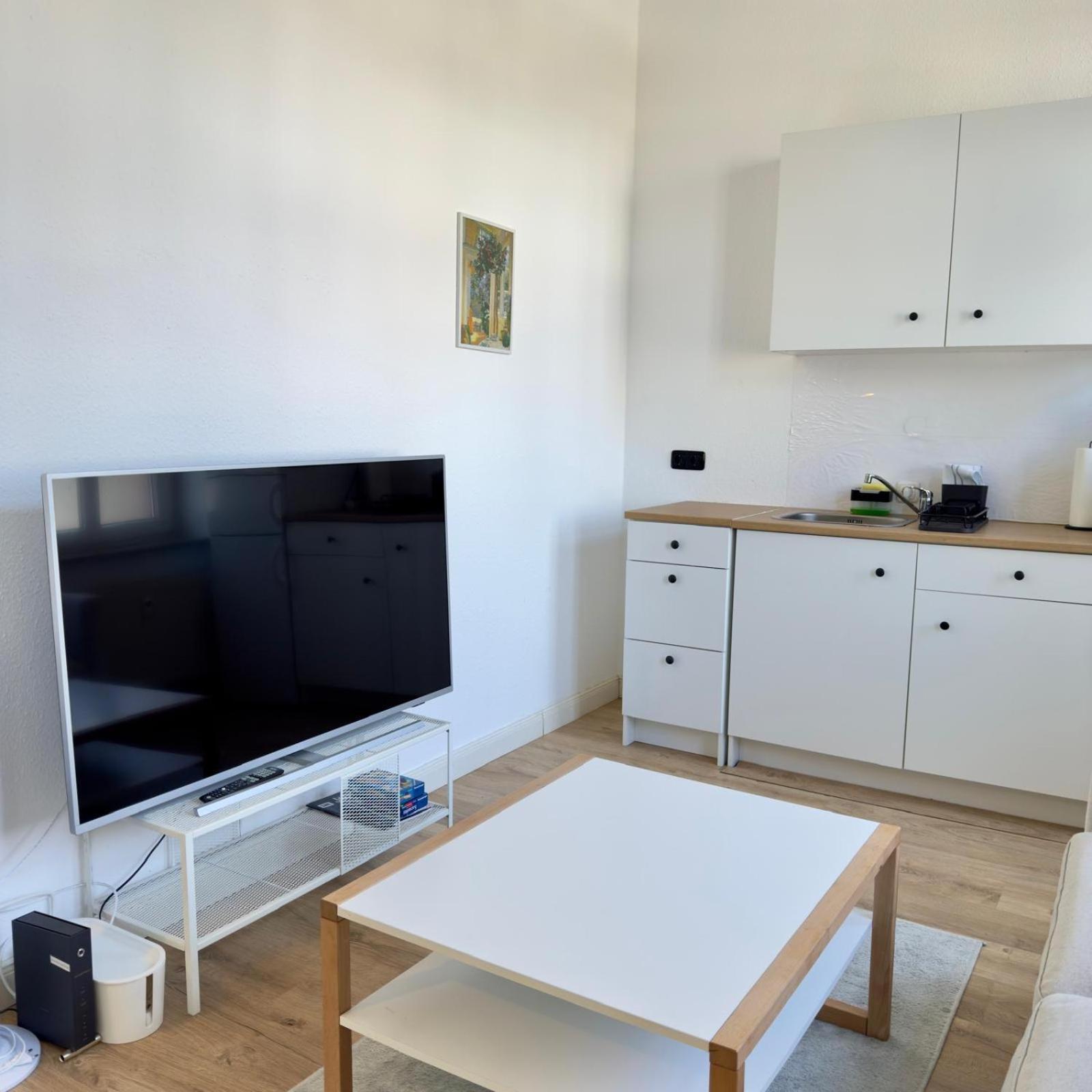 Appartement Raha - Charmantes Studio-apartment - Hbf - Gratis Parkplatz *